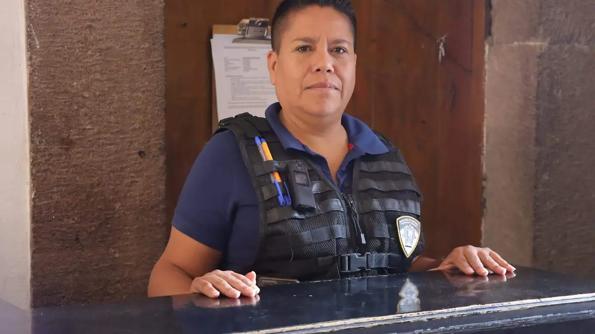 Edith Camacho, policía (3)